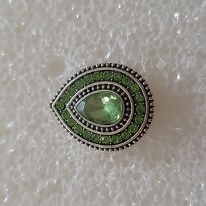 Teardrop Light Green Ginger Snap Button 18MM